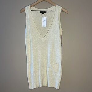 NWT BCBG MAX AZRIA Preppy Pull Over Wool Blend Sweater Vest Size Medium